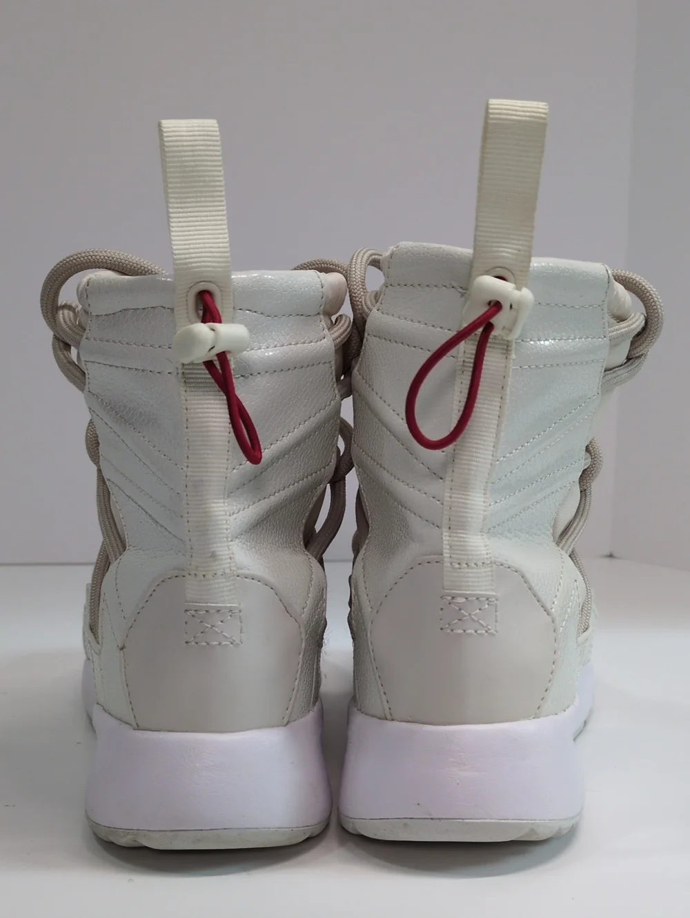 Nike Tanjun High Rise Winter Boots Phantom Gym Red Desert Sand Womens Size 6 AO0